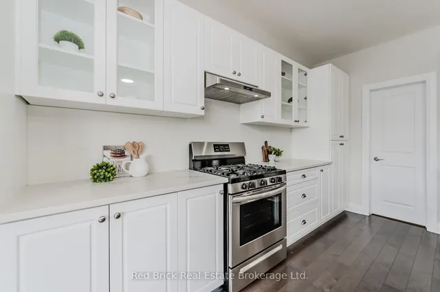 Additional image 12 of 321 Woodbine Ave