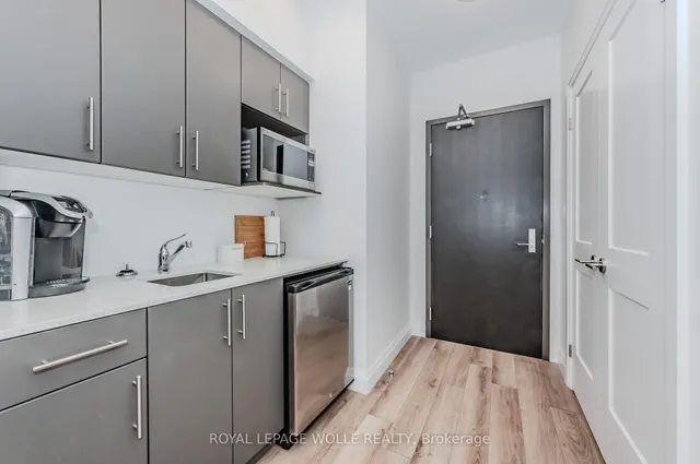 Additional image 38 of 399 Queen St Unit 210