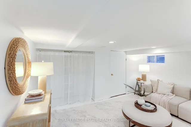Additional image 38 of 46 Thyra Ave
