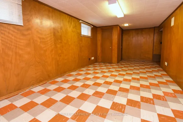 Additional image 23 of 40 SEELEY Ave