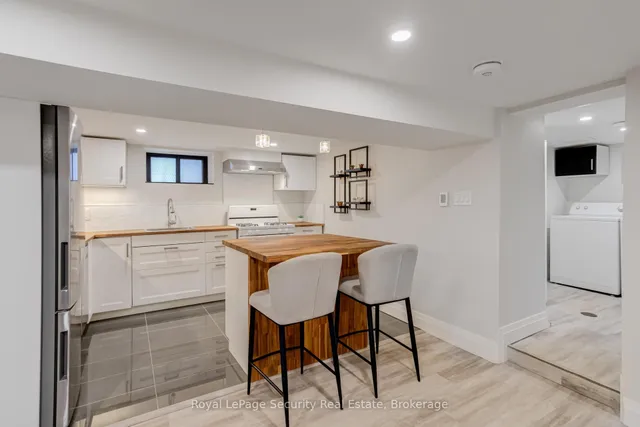 Additional image 35 of 204 Montrose Ave