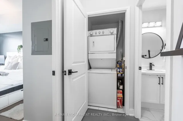 Additional image 24 of 90 Absolute Ave Unit 1611