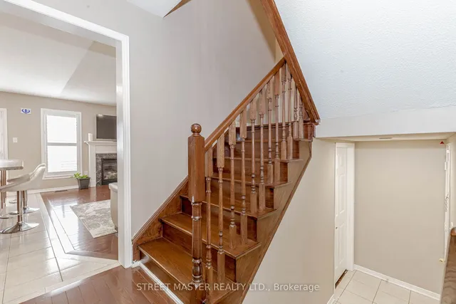 Additional image 12 of 72 Newington Cres