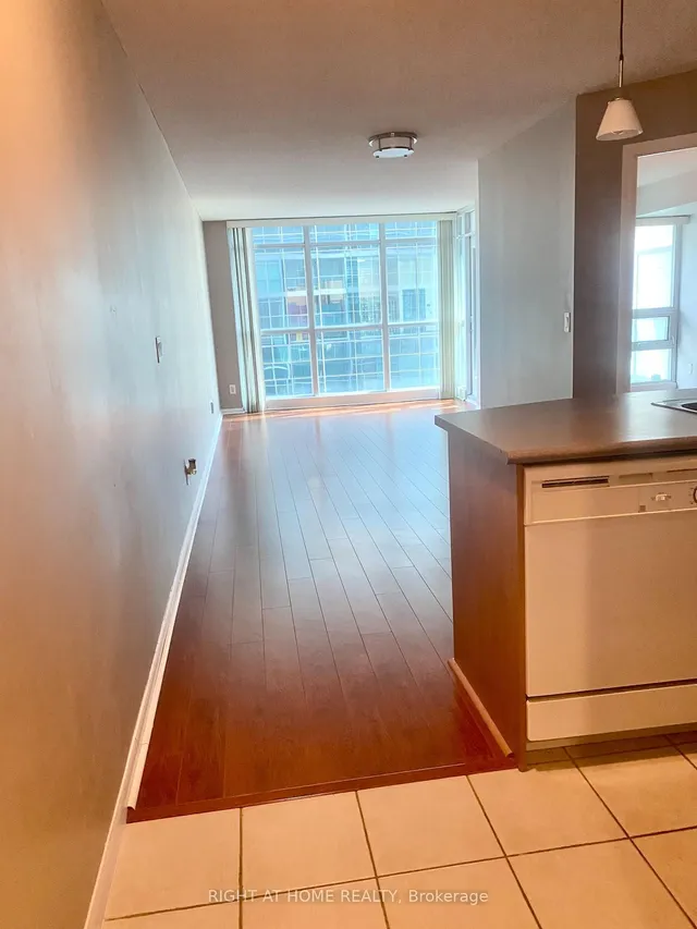 Additional image 8 of 18 Yonge St Unit 1116