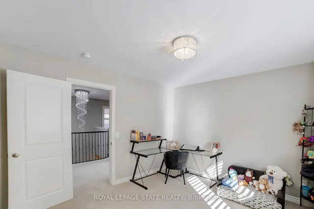 Additional image 30 of 51 Narbonne Cres