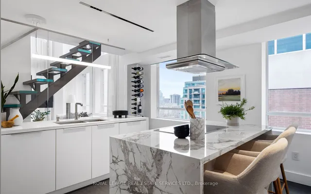 Additional image 4 of 80 Cumberland St Unit PH1903