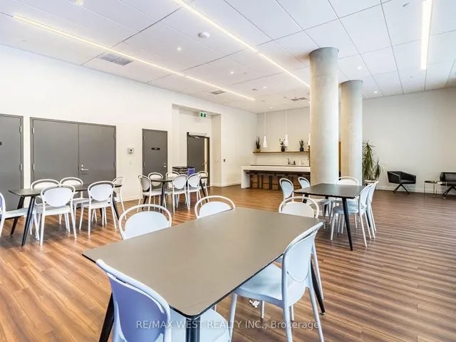 Additional image 33 of 160 Flemington Rd Unit 418