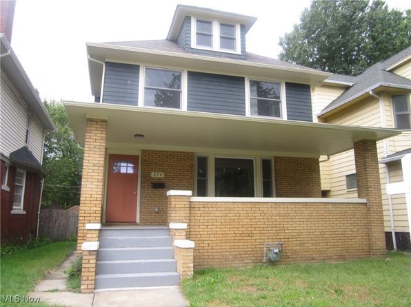 874 Herrick Rd, Cleveland, OH 44108