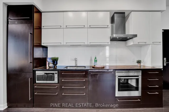 Additional image 12 of 770 Bay St Unit 2602