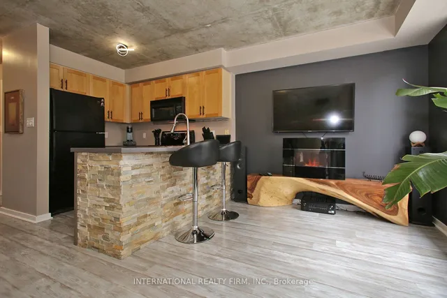 Additional image 8 of 800 King St Unit 408