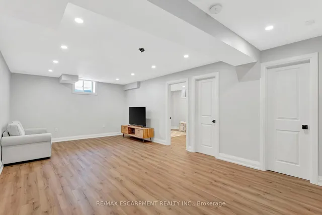 Additional image 25 of 209 JOHN FREDERICK Dr