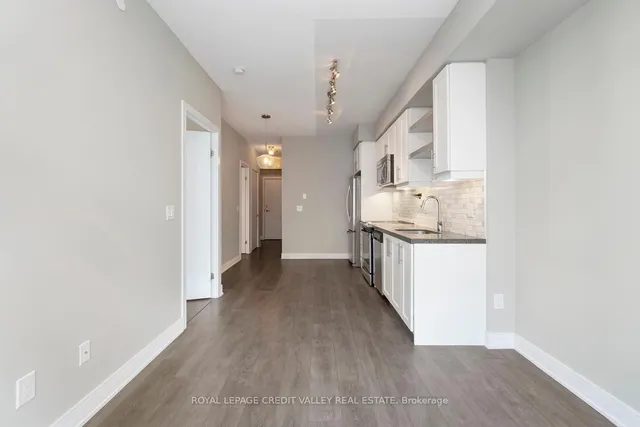 Additional image 9 of 525 Adelaide St Unit 1732