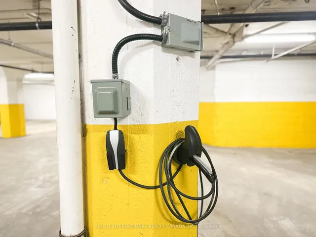 Additional image 35 of 80 King William St Unit 104