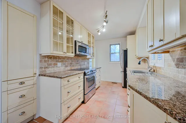 Additional image 10 of 94 YORKVIEW Dr