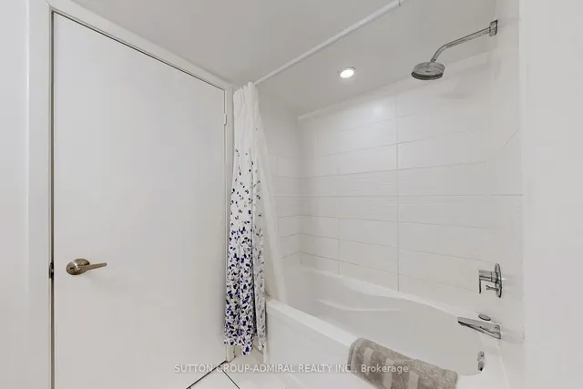 Additional image 29 of 21 Iceboat Terr Unit 1703