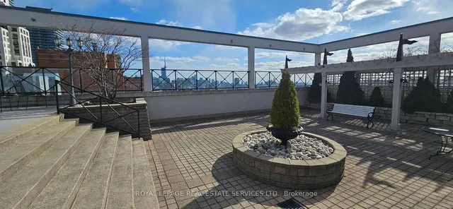Additional image 23 of 102 Bloor St Unit 306