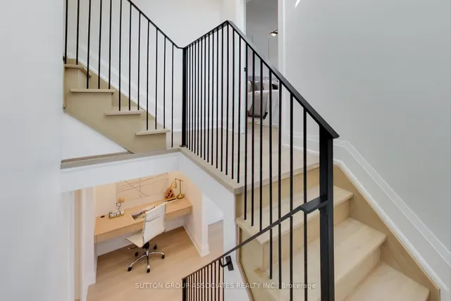 Additional image 22 of 393 Winnett Ave