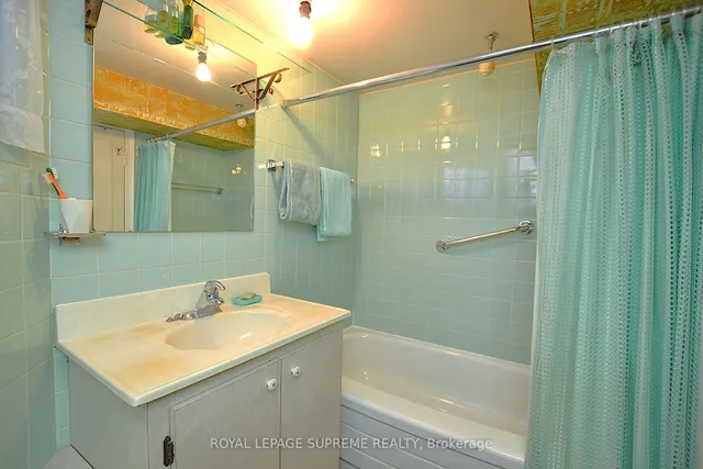 Additional image 19 of 24 Muir Ave