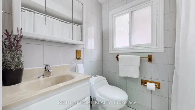 Additional image 34 of 12A Kenmore Ave