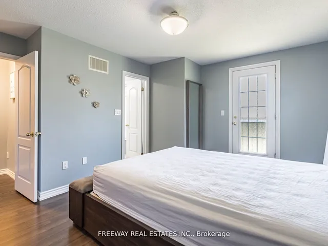 Additional image 20 of 46 Miami Grve