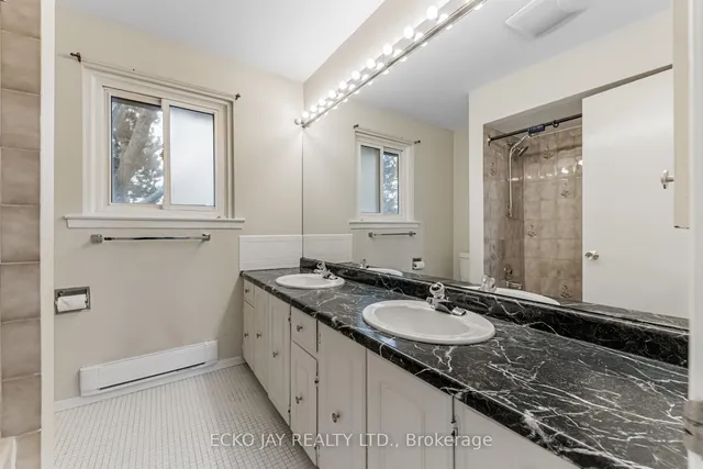 Additional image 23 of 11 Tofino Cres