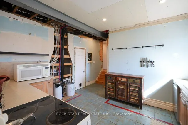 Additional image 13 of 405 Upper Wentworth St