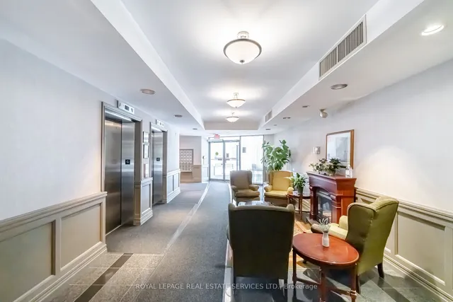 Additional image 3 of 2199 Sixth Line Unit 206