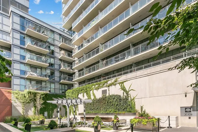 Additional image 3 of 775 King St Unit 906