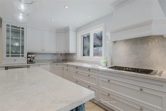 Additional image 11 of 954 Wintergreen Pl