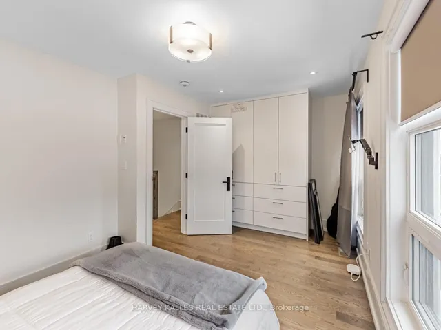 Additional image 33 of 74 Woburn Ave