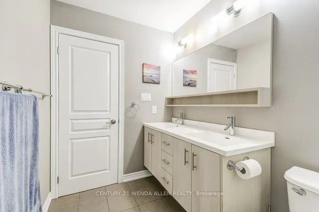 Additional image 34 of 215 Dundas St Unit 8