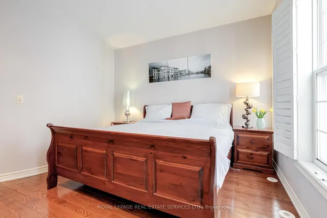 Additional image 19 of 1974 Bloor St Unit 12