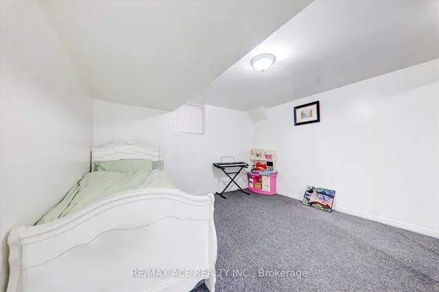 Additional image 39 of 62 Saffron Cres