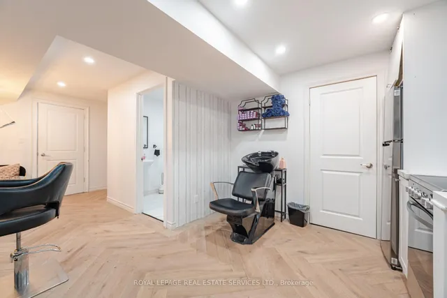 Additional image 41 of 33 Lollard Way