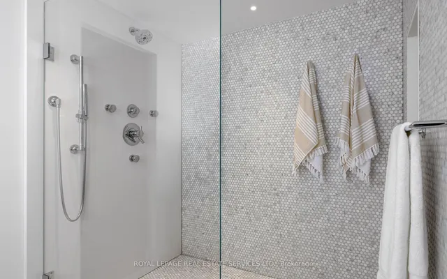 Additional image 34 of 80 Cumberland St Unit PH1903