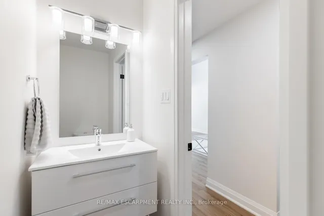 Additional image 7 of 150 Gateshead Cres Unit 101