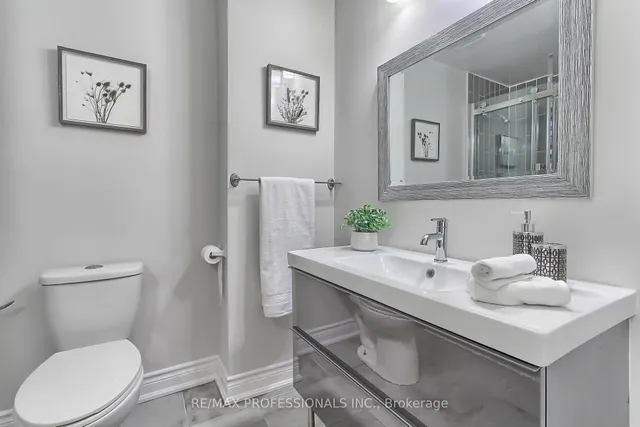 Additional image 38 of 425 CANTERBURY Cres