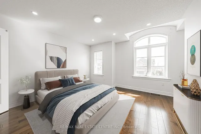 Additional image 30 of 107 Hazelton Ave