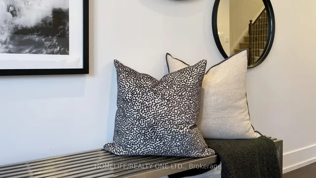 Additional image 9 of 1072 Lansdowne Ave