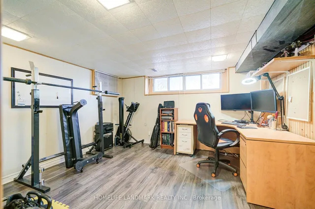 Additional image 26 of 35 Benshire Dr