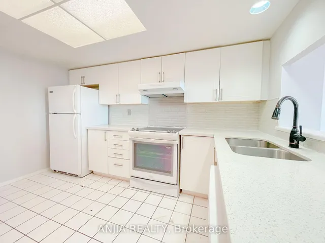 Additional image 19 of 300 Alton Towers Circ Unit 1601