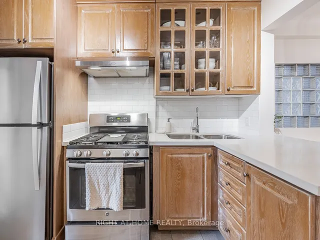 Additional image 10 of 547 Saint Clarens Ave