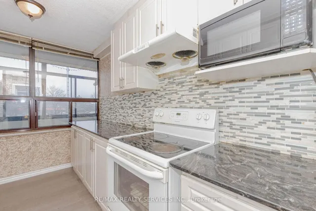Additional image 20 of 18 Knightsbridge Rd Unit 304
