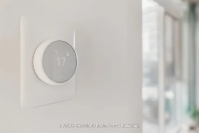 Additional image 9 of 318 King St Unit 1014