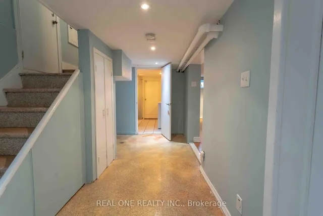 Additional image 32 of 21 Marlee Ave