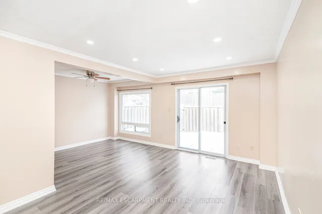 Additional image 13 of 14 Derby St Unit 35