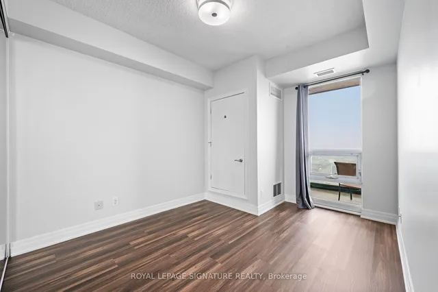 Additional image 31 of 100 John St Unit 1401