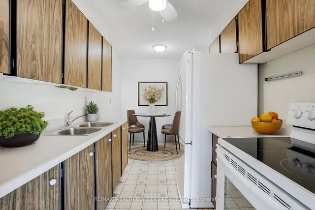 Additional image 3 of 65 Southport St Unit 810