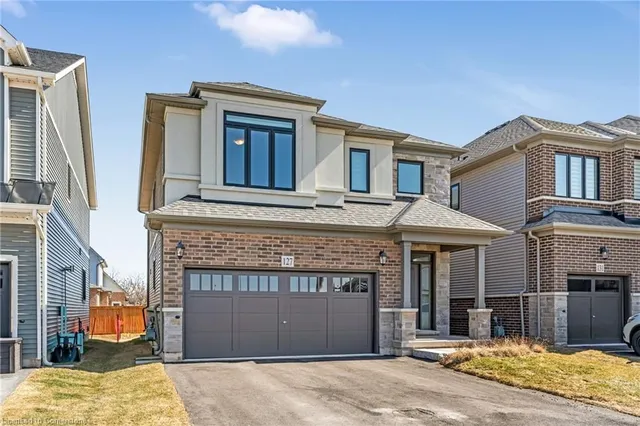 Additional image 2 of 127 Starfire Cres