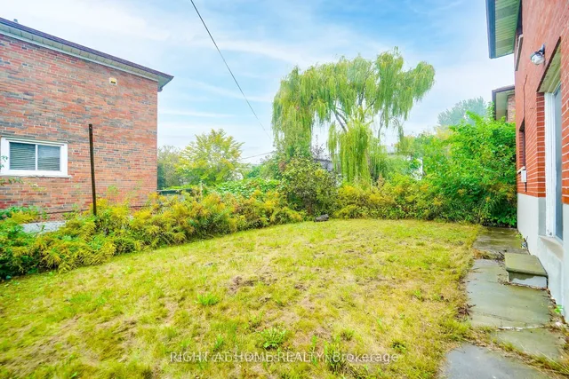 Additional image 4 of 1326 Victoria Park Ave